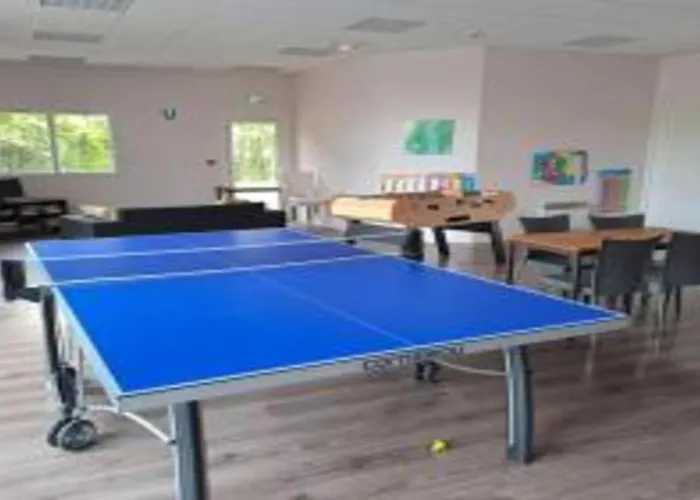 De La Detente Dans Ce Coin De Campagne. * Équemauville