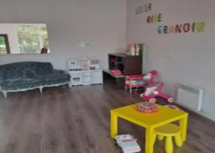 De La Detente Dans Ce Coin De Campagne. Équemauville